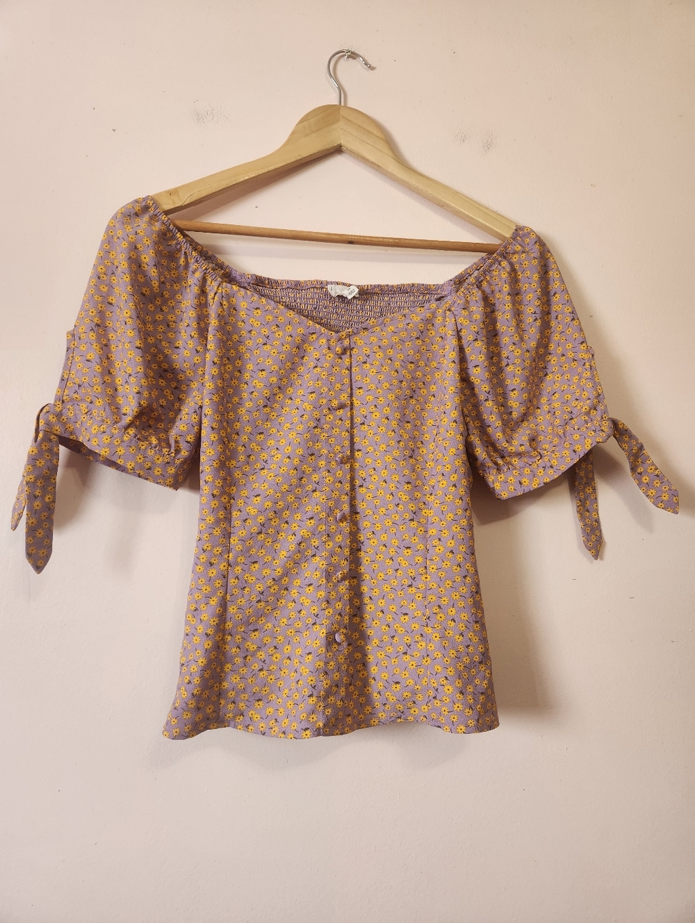 MINE Lavender Floral Off-The-Shoulder Puff Sleeve Button Front Top Size M EUC